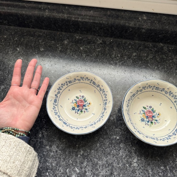 Table‎ Mates Malaysia Floral Bowl Set Cream Blue Rose Pattern - Picture 5 of 5